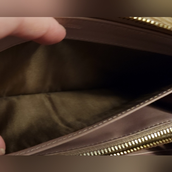 Miu Miu Beige Crocodile-Embossed Wallet - Picture 7 of 8